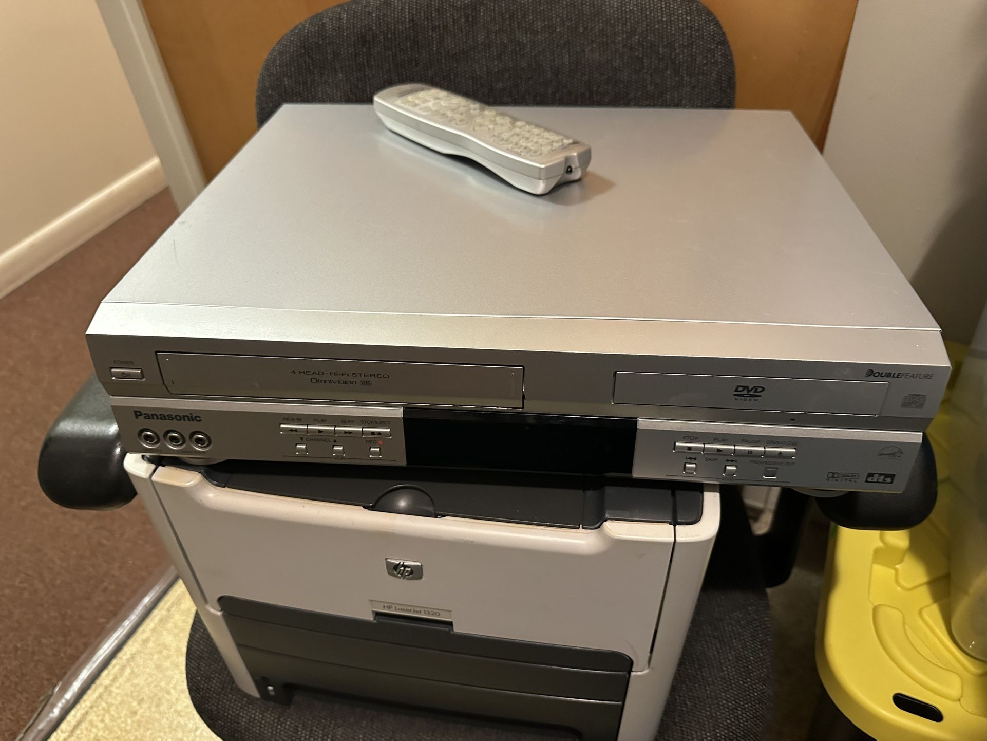 DVD and VCR Player with Remote 