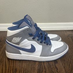 Jordan 1 Mid - True Blue