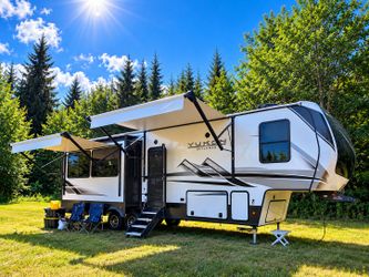 Dutchmen Yukon Fifth Wheel Trailer