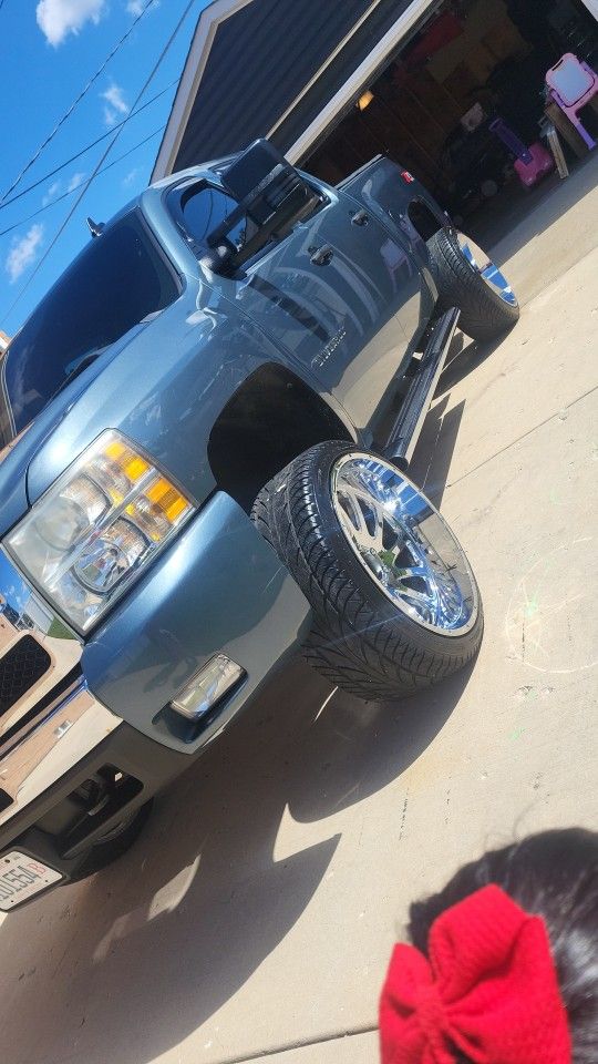 24x12 On 33s Streets 