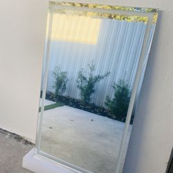 Glass Mirror with LED Lighting Rectangular Aluminum Frameless Bathroom Wall. Not Plástic Real Glass 