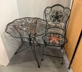 Vintage Floral Metal Bistro Patio Set – 26” Table + Chair