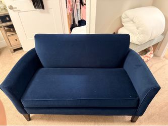 Pottery Barn Josie Apartment Sofa