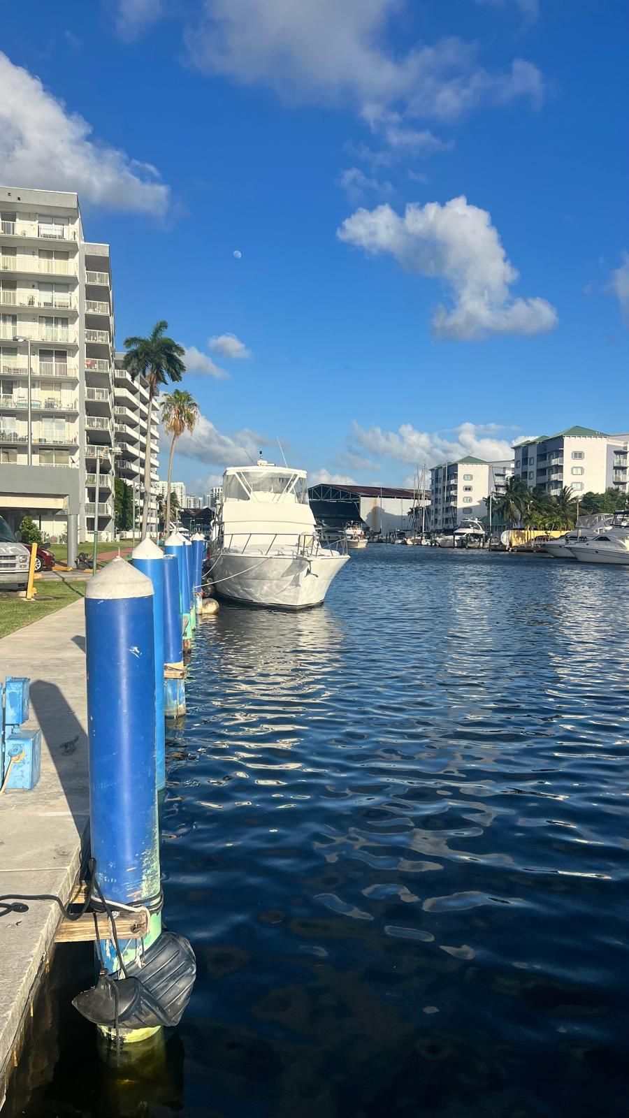 Dock Slip Available in Miami River For Boats 30” 40” 50” 60” Up To 100” Footers