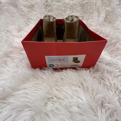 Cat And Jack Fur Boots Size 6