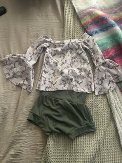 bell sleeve toddler top and bottoms 