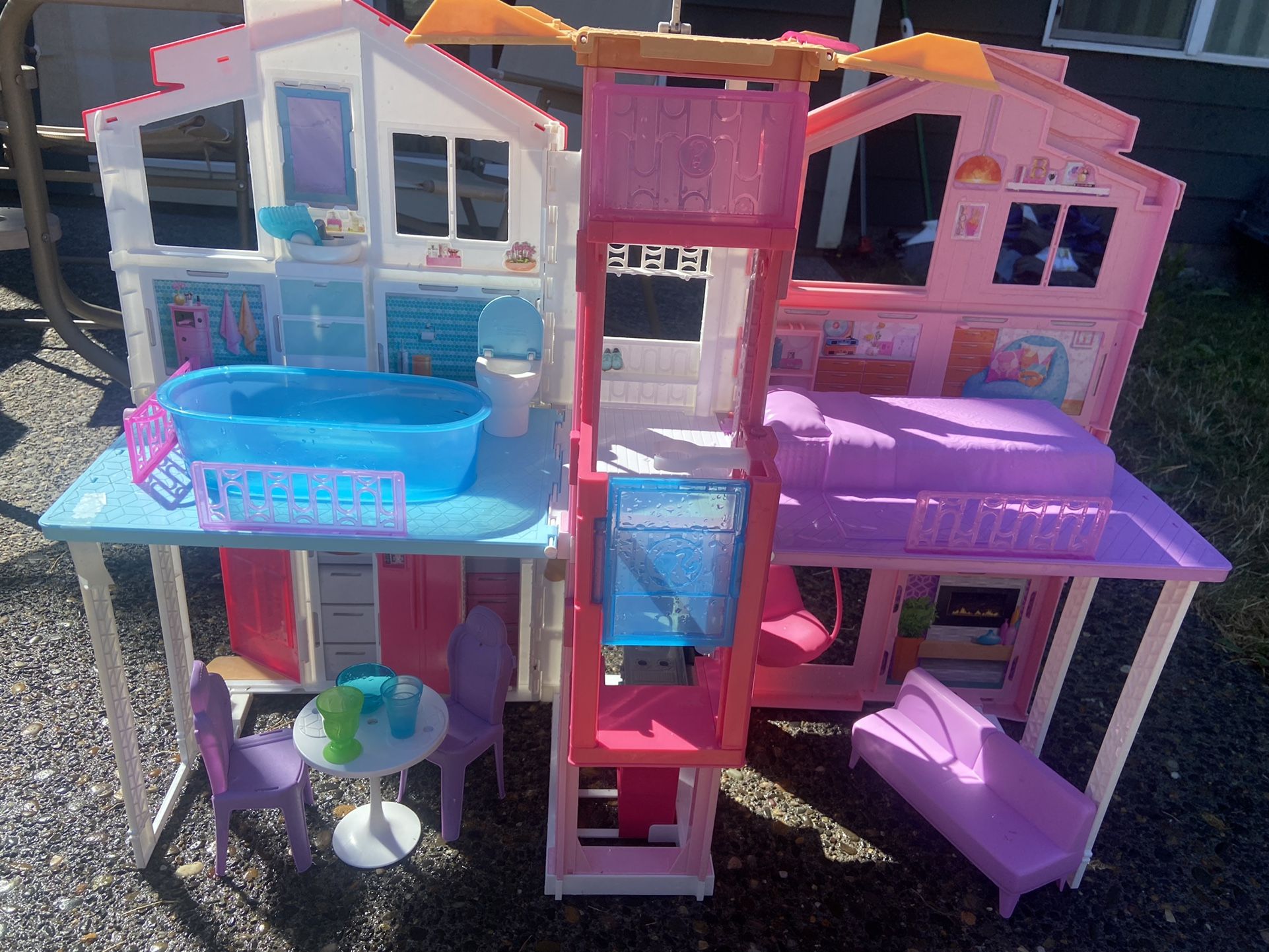 Barbie 3 Story Beach House Foldable With Pop up Umbrella