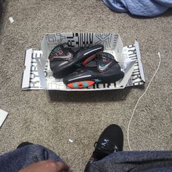 Kyrie 6s Size 11 And 1/2