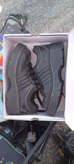 Nice sketchers Size 9