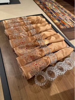 Elegant Rhinestone Napkin Ring & Satin Napkin Set (8 Place Settings)