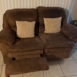 Recliner Couches 