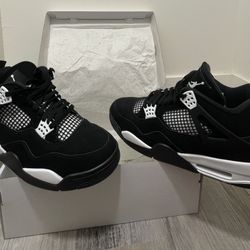 Air Jordan 4 Retro White Thunder