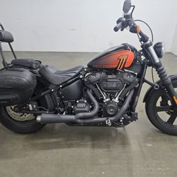 2022 HARLEY DAVIDSON ONLY 14K MILES
