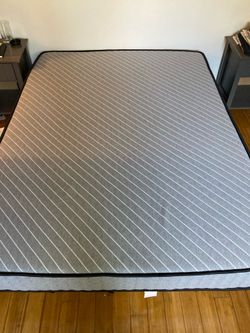 Queen-sized Siena hybrid mattress, plus two foam cooling pillows