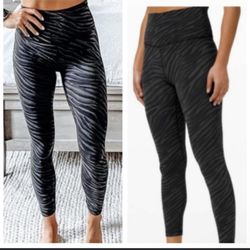 🍋 LULULEMON 🍋  Align 25"   Size 4 Le Tigre Camo Deep Coal Multi