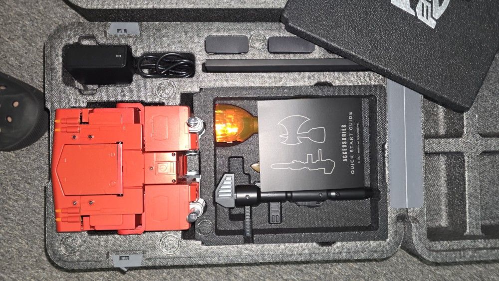 Robosen Optimus Prime Flagship