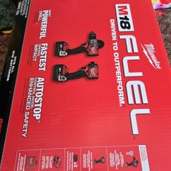Milwaukee
M18 FUEL 18V Lithium-Ion Brushless Cordless Hammer Drill and Impact Driver Combo Kit (2-Tool) with 2 Batteries