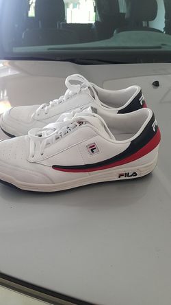 Fila classic tennis shoes