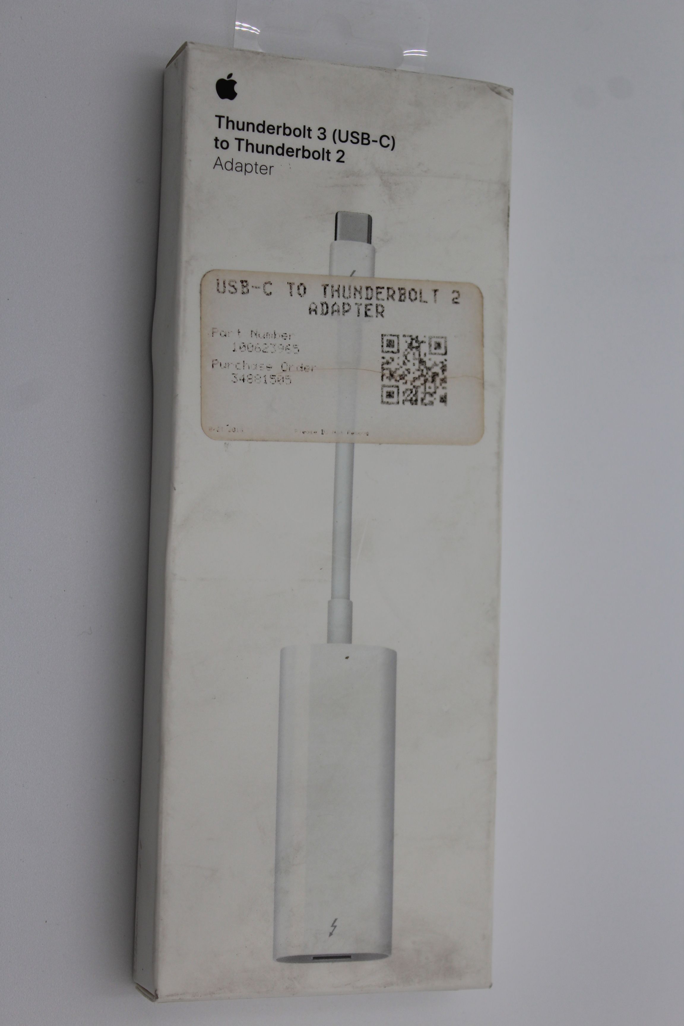 Apple Thunderbolt 3 (USB-C) to Thunderbolt 2 Adapter A1790 MMEL2AM/A