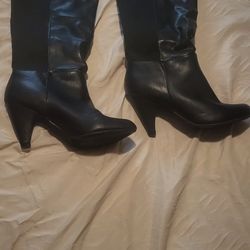 Black Boots 