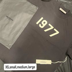 Essential Shirt Size Xs And S