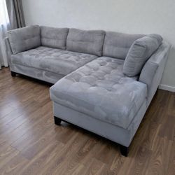 GREY SECTIONAL COUCH 
