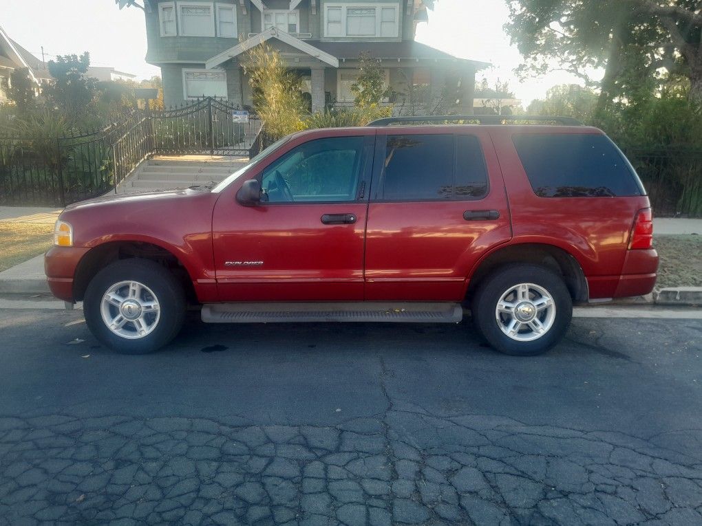 2004 Ford Explorer