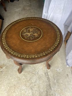 Vintage Inlay Wood Round Accent Table – Harp Design Coffee / Game Table