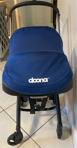 Doona stroller with base