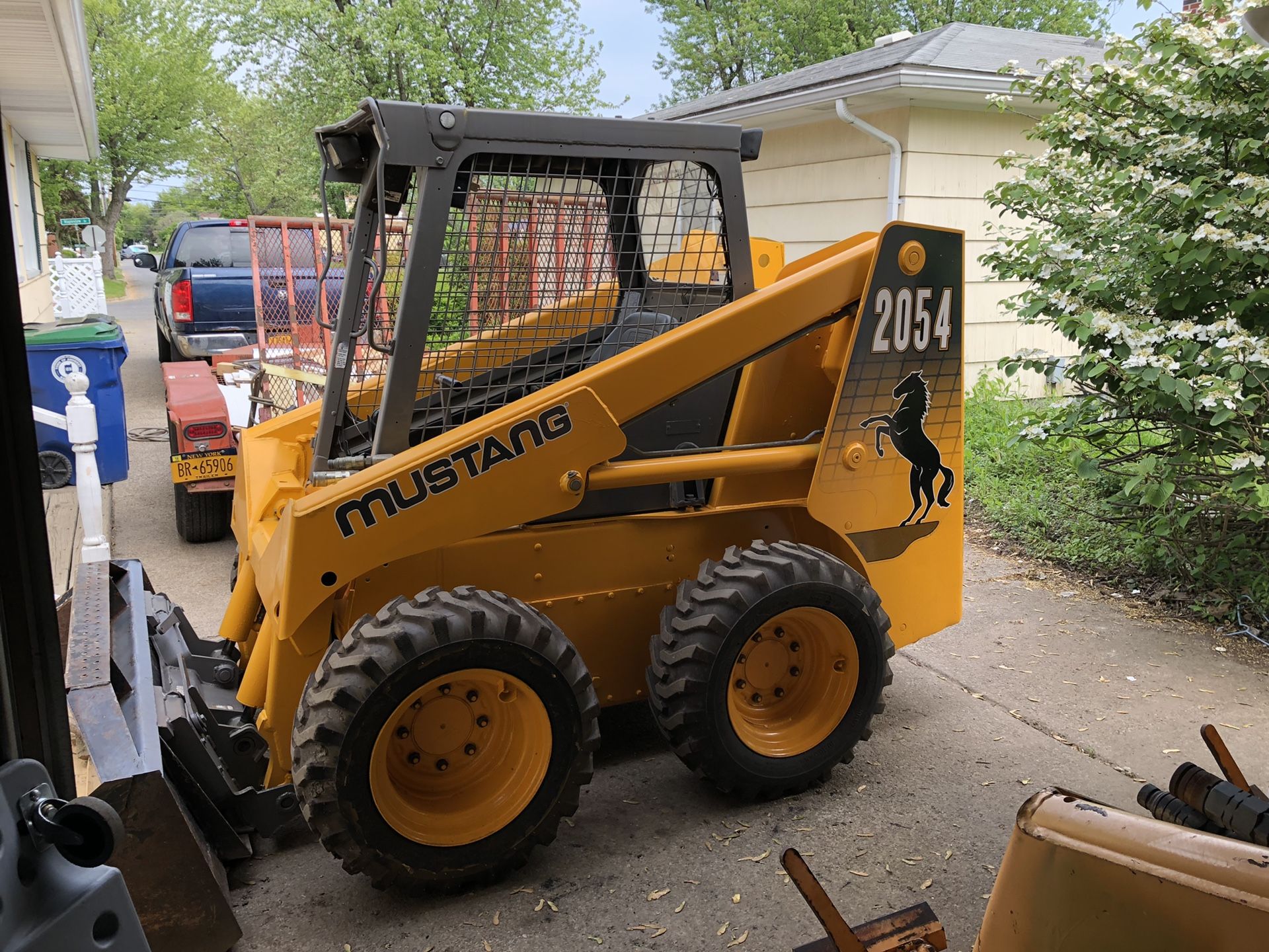Mustang 2054 Skid Steer loader