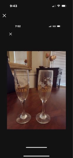 New Year's 2020 Glasses, 2 Champagne Flute, 4 Shot Glasses