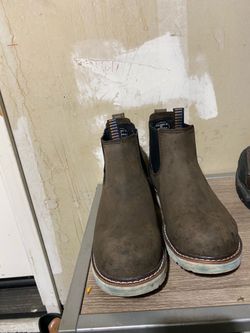 Ariat work shoes  size 8