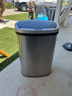 Touch less trash can