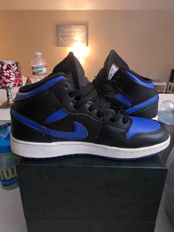 Nike Air Jordan M1 mid royal black blue  size 6.5y