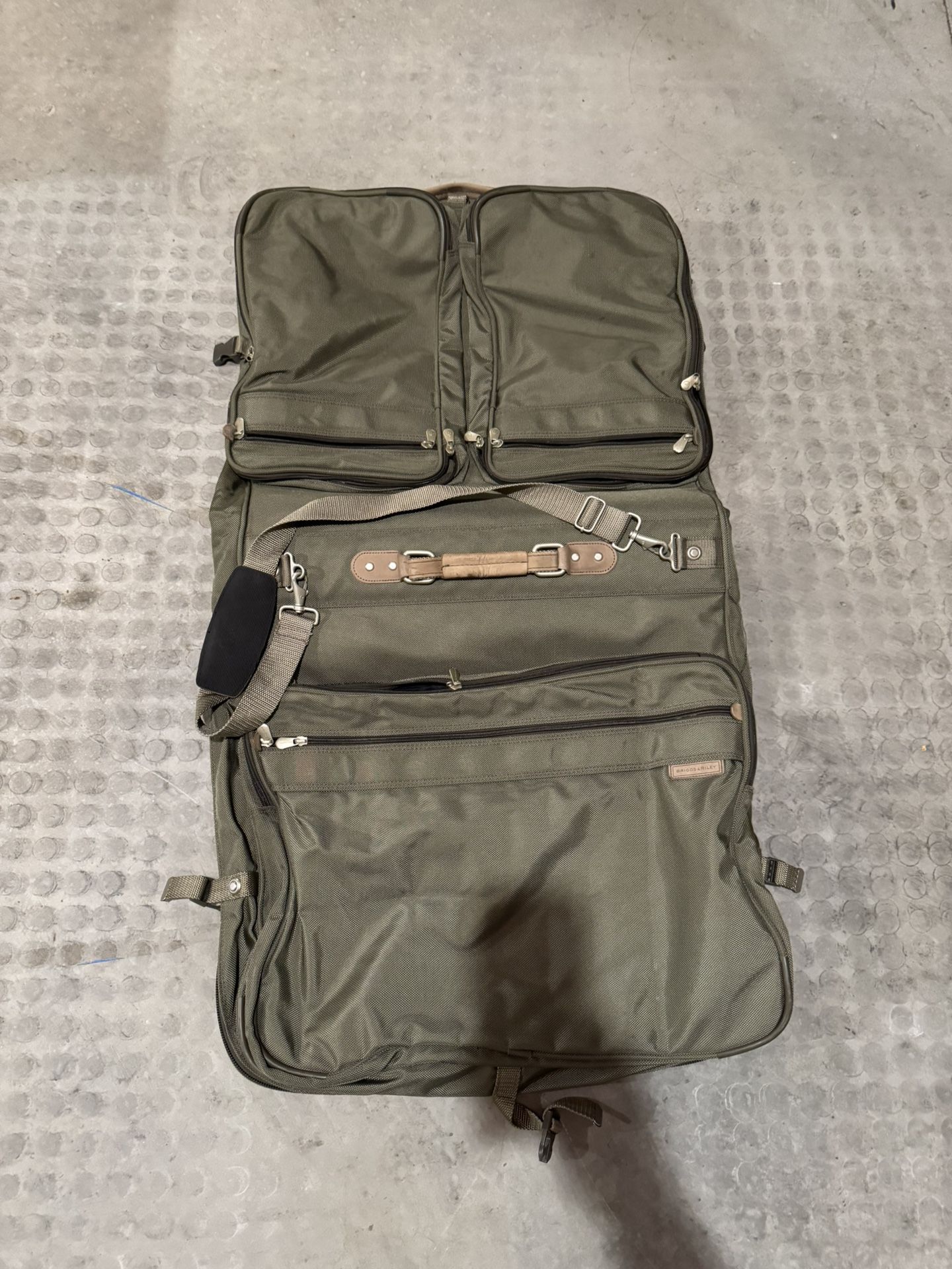 Briggs & Riley Travel Garment Bag