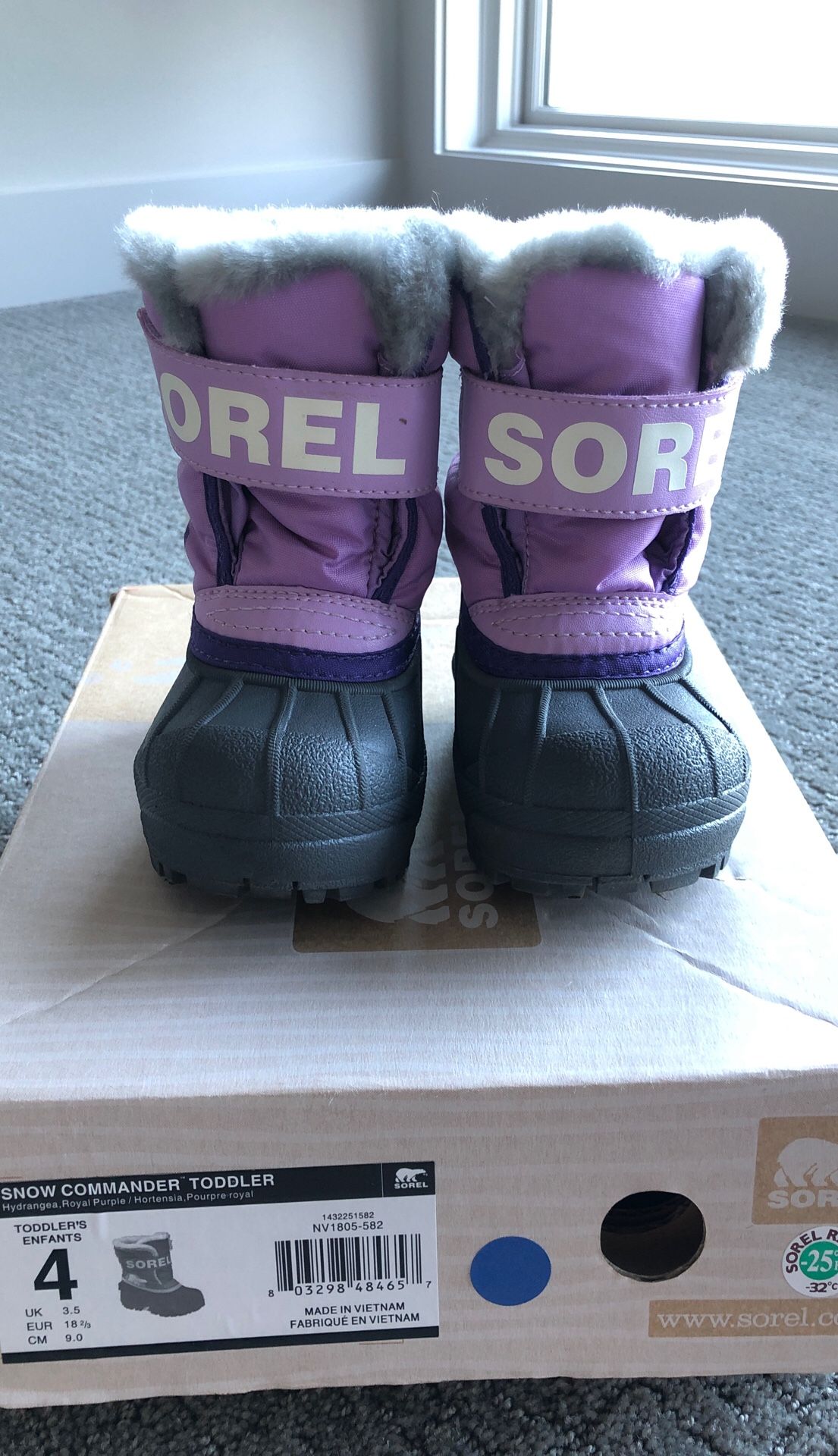 Sorel toddler snow commander boots size 4 Purple