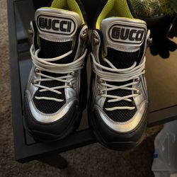Gucci Flashtrek sneakers 