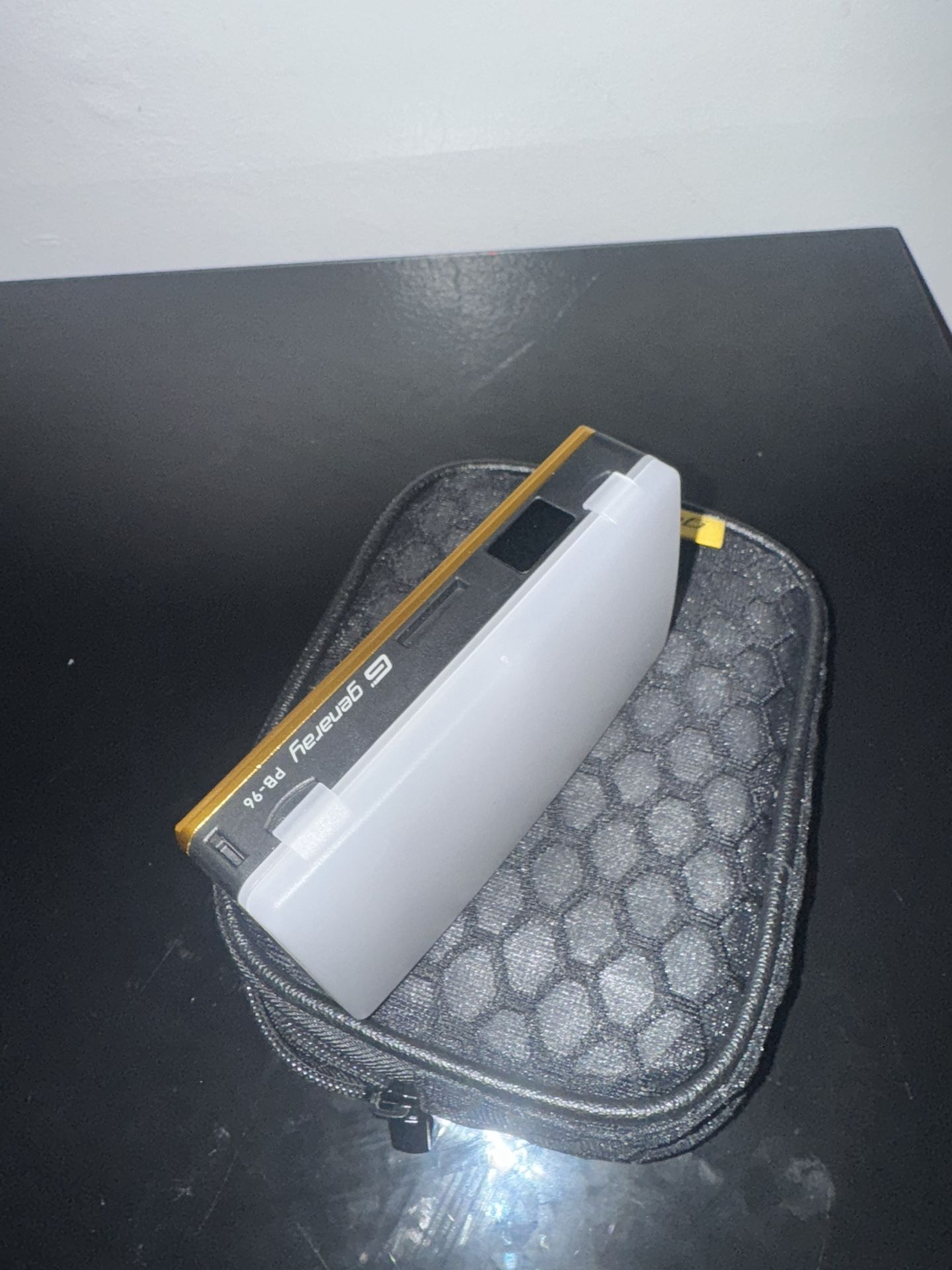 Genaray Powerbank 96 Pocket LED Light