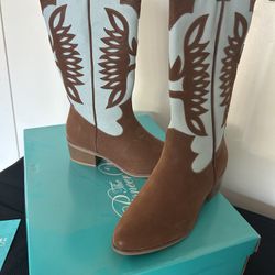 Woman Boots Size 6 1/2