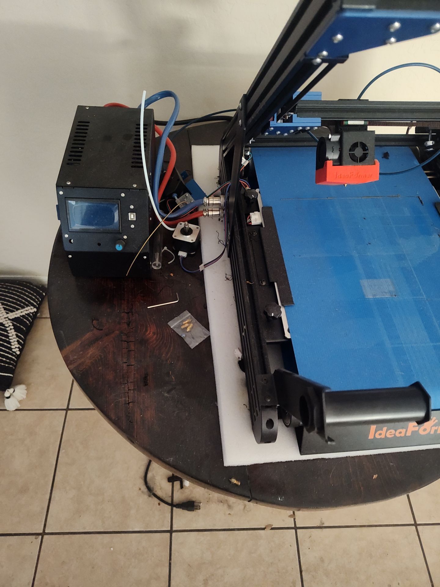 Various 3d printers