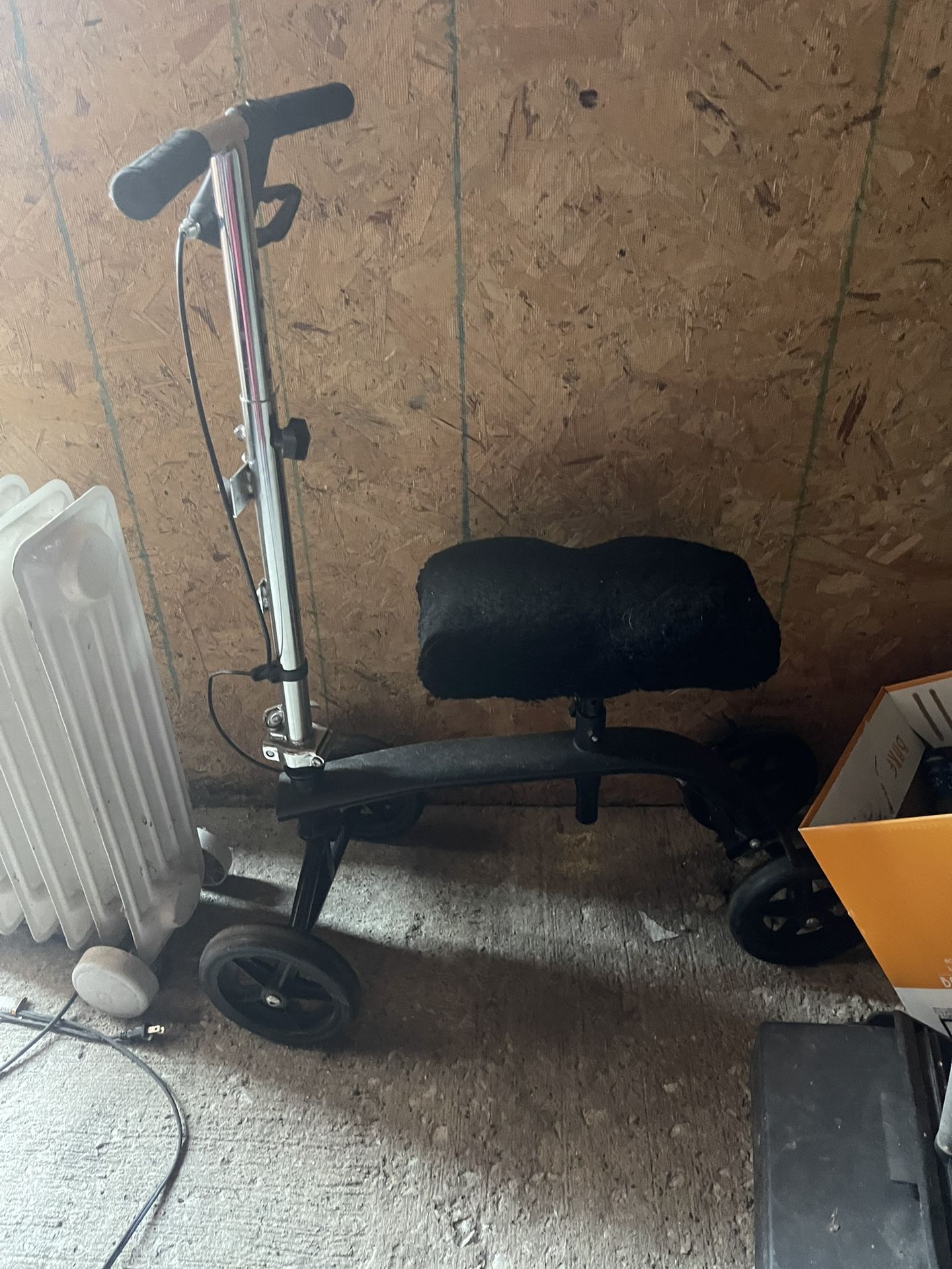 knee scooter