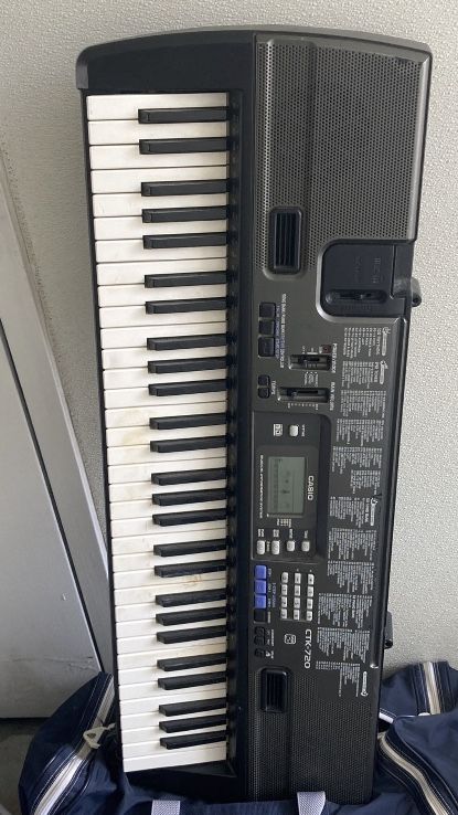 Casio keyboard included with stand still in good condition