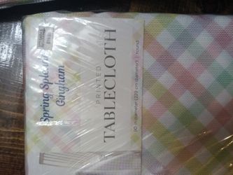 2 Table Cloths &1 Chair Cover