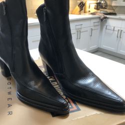 Harley Davidson Woman’s Leather Boots (Sz 7)