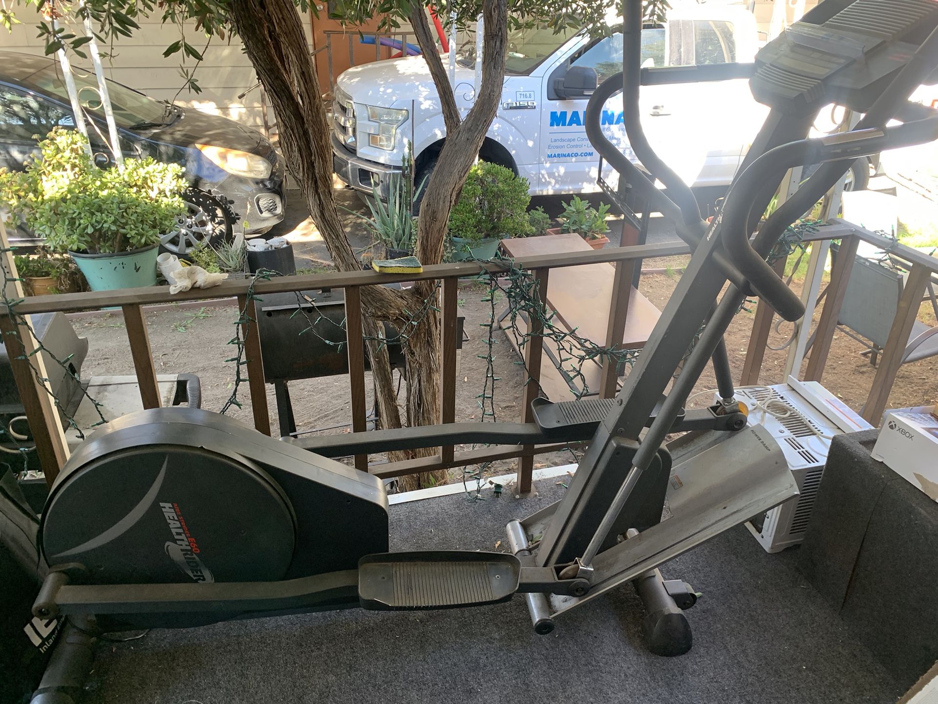 Elliptical exercise machine