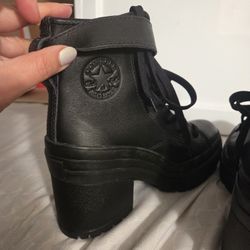 Woman Size 6 Black High Top Wedged Convers 