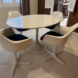 Burke MSM Table & Chairs