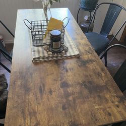 Small Table/Big Desk