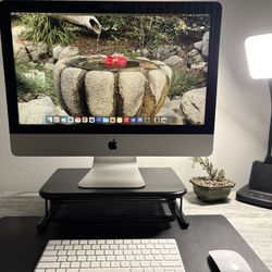 Apple iMac Retina 4K 21.5 Inch, 2017 Wireless Mousse +numeric Magic Keyboard