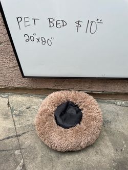 Round Plush Pet Bed 20x20